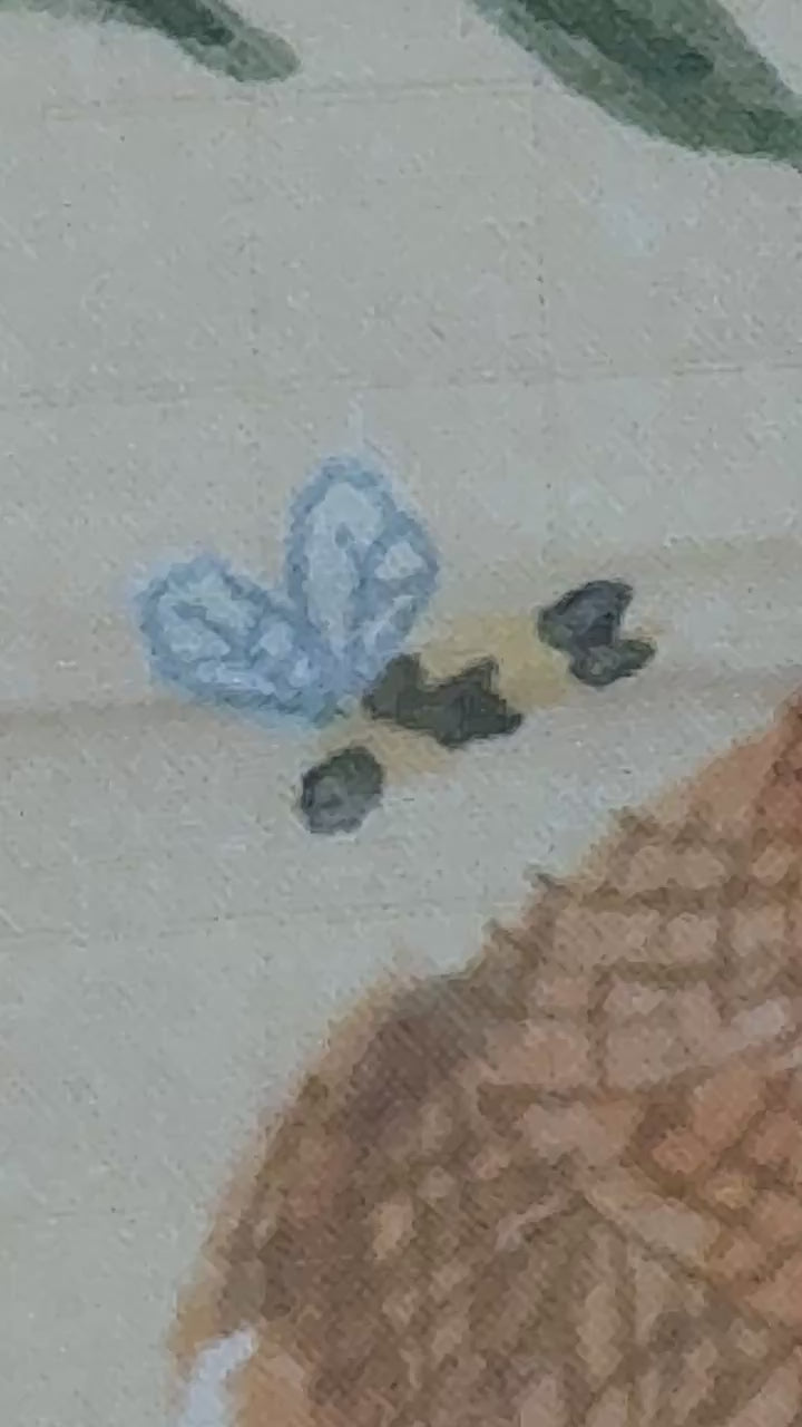 Video Baby Bites Honey Farm bamboo muslin with bees, flowers and honeycomb illustrations