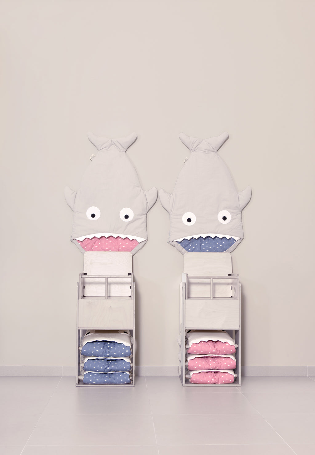 Saco Tiburón para bebé - Gris Piedra - Nubes Rosas