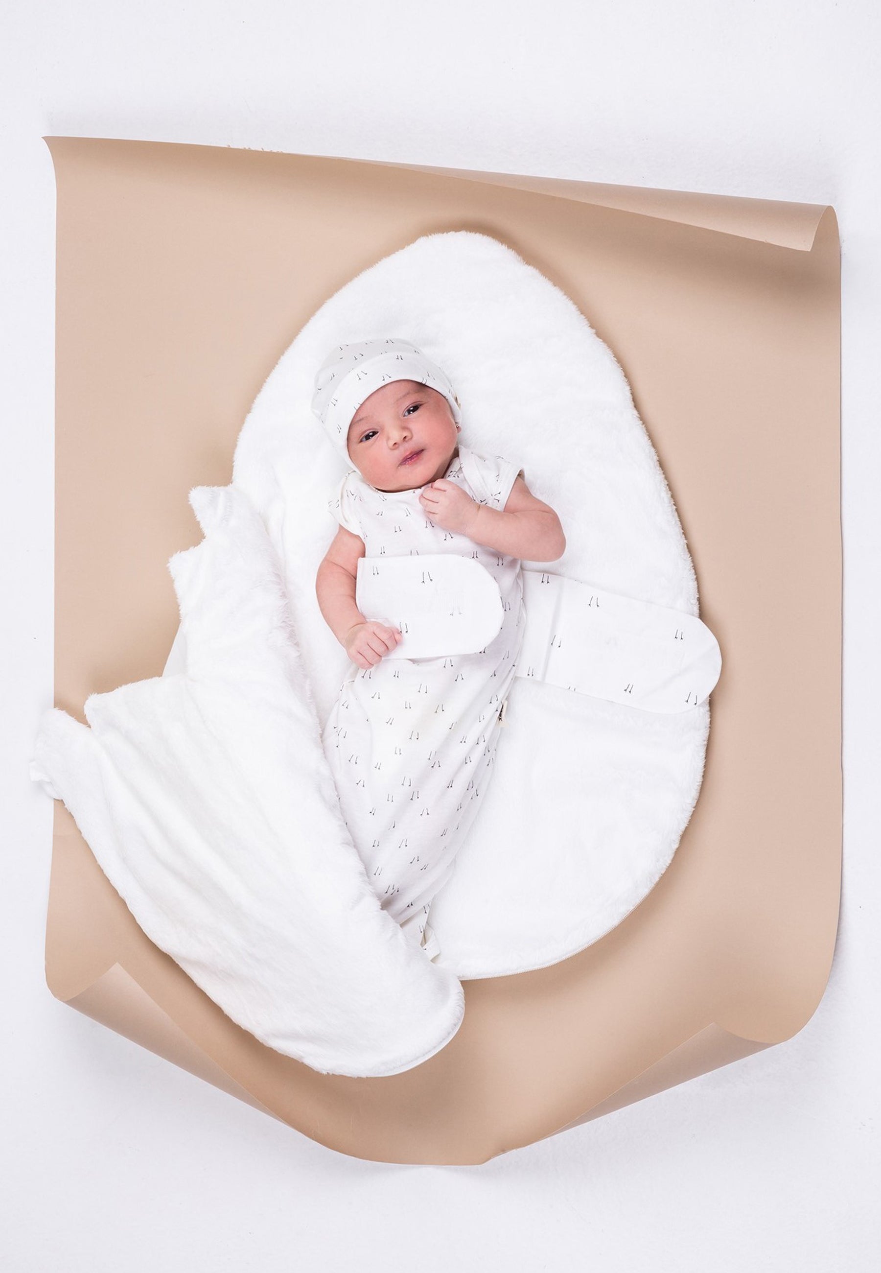 Egg sleeping bag for new borns - Chick legs pattern